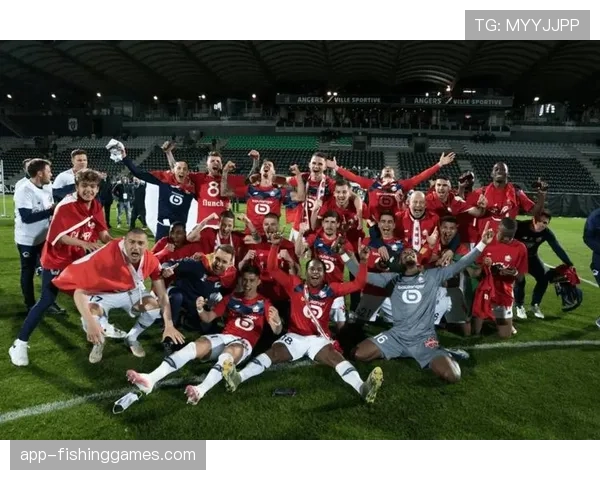 勒沃库森主场1-2不敌奥格斯堡，欧冠资格争夺遭遇挫折